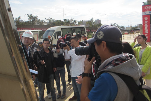 15家中央、省、市媒體聚焦市政分公司盤龍區(qū)公租房建設(shè)情況